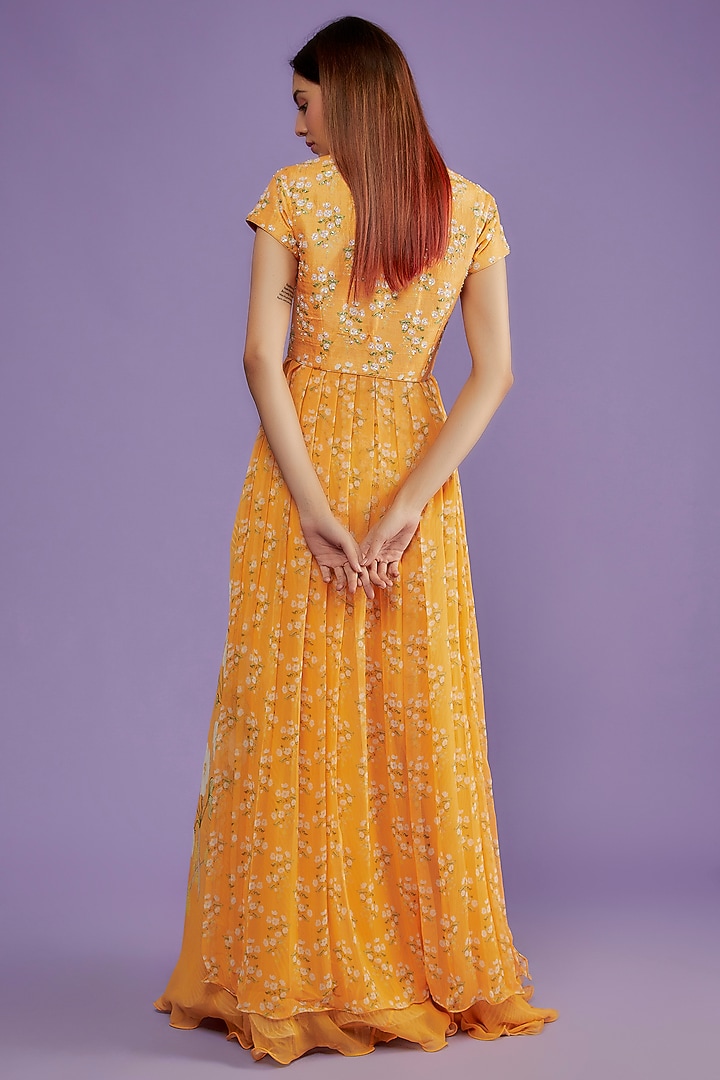 Orange Raw Silk & Chiffon Kurta Set by Yashodhara at Pernia's Pop Up Shop