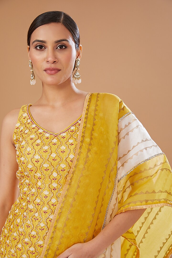 Yellow Raw Silk Embroidered Kurta Set by Yashodhara at Pernia's Pop Up Shop