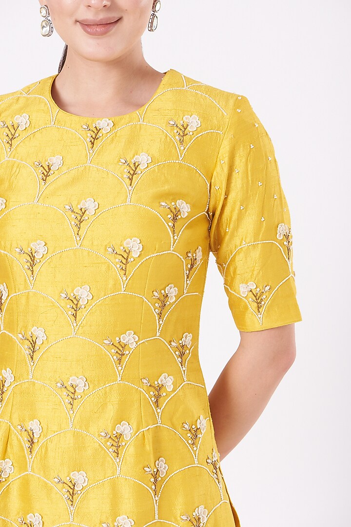 Yellow Raw Silk Embroidered Kurta Set by Yashodhara at Pernia's Pop Up Shop