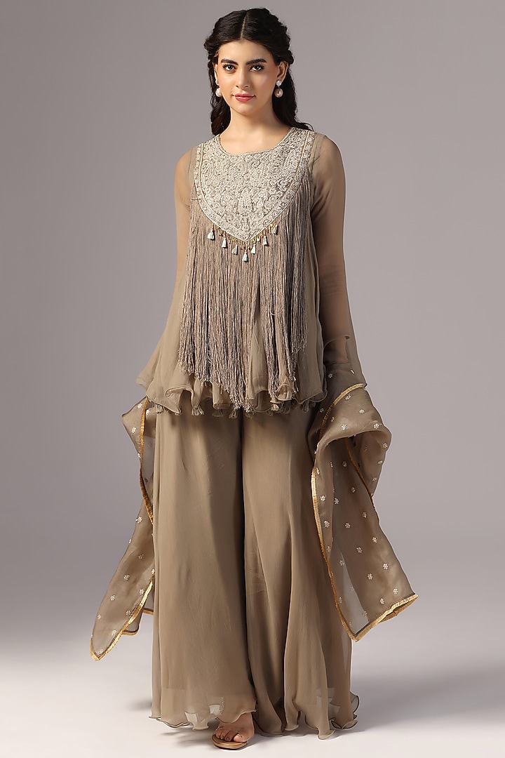 Sienna Raw Silk Embroidered Kurta Set by Yashodhara at Pernia's Pop Up Shop