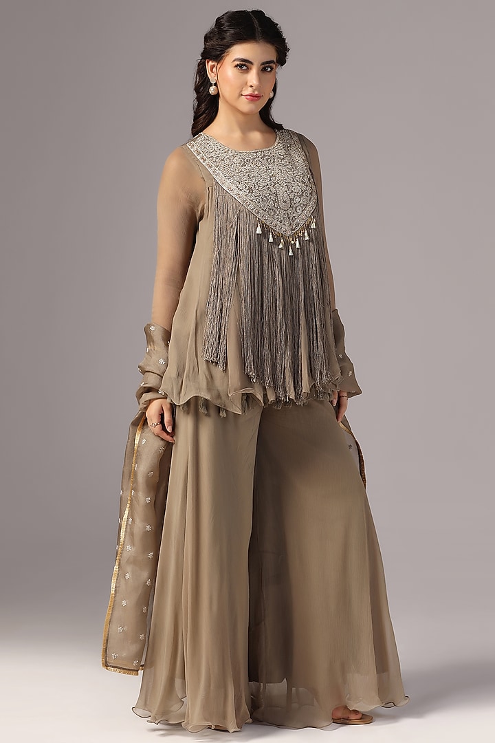Sienna Raw Silk Embroidered Kurta Set by Yashodhara at Pernia's Pop Up Shop