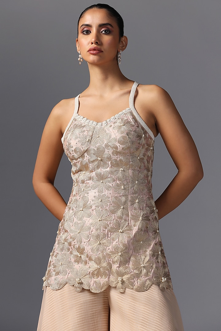 Dull Pink Raw Silk Embroidered Kurta Set by Yashodhara at Pernia's Pop Up Shop