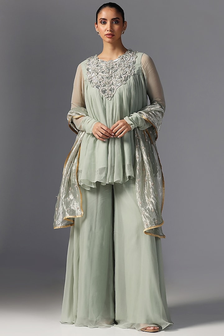 Green Chiffon Embroidered Kurta Set by Yashodhara at Pernia's Pop Up Shop