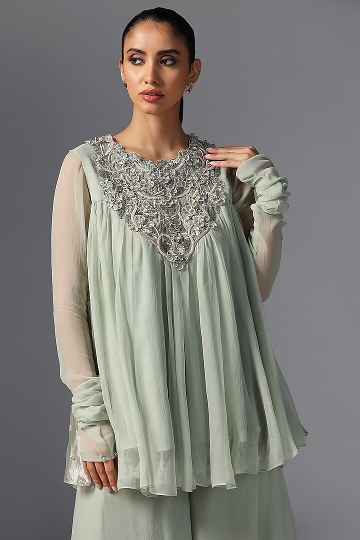 Green Chiffon Embroidered Kurta Set by Yashodhara at Pernia's Pop Up Shop