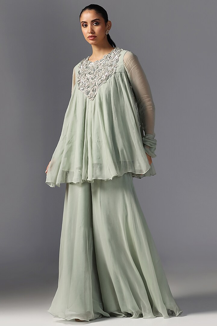 Green Chiffon Embroidered Kurta Set by Yashodhara at Pernia's Pop Up Shop
