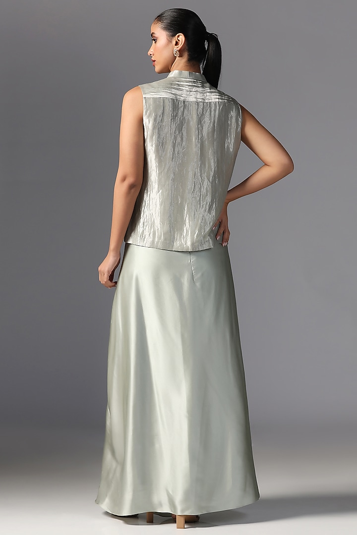 Emerald Green Organza & Chiffon Cape Set by Yashodhara at Pernia's Pop Up Shop