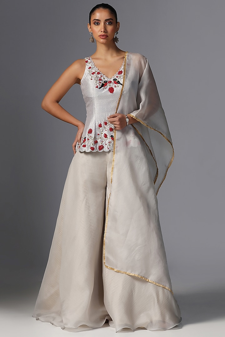Grey Raw Silk Embroidered Kurta Set by Yashodhara at Pernia's Pop Up Shop