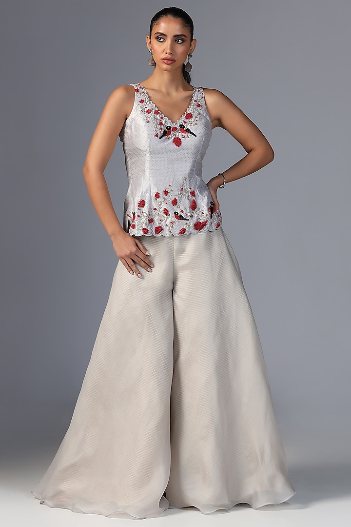 Grey Raw Silk Embroidered Kurta Set by Yashodhara at Pernia's Pop Up Shop