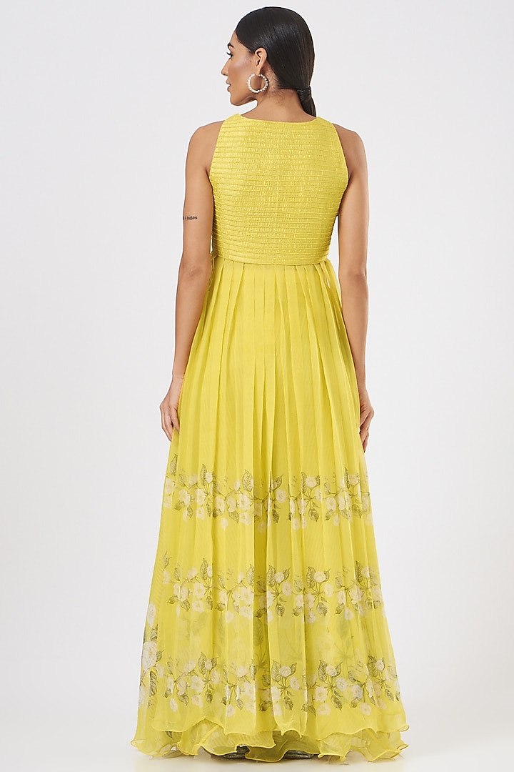 Yellow Dori Embroidered Kurta Set by Yashodhara at Pernia's Pop Up Shop