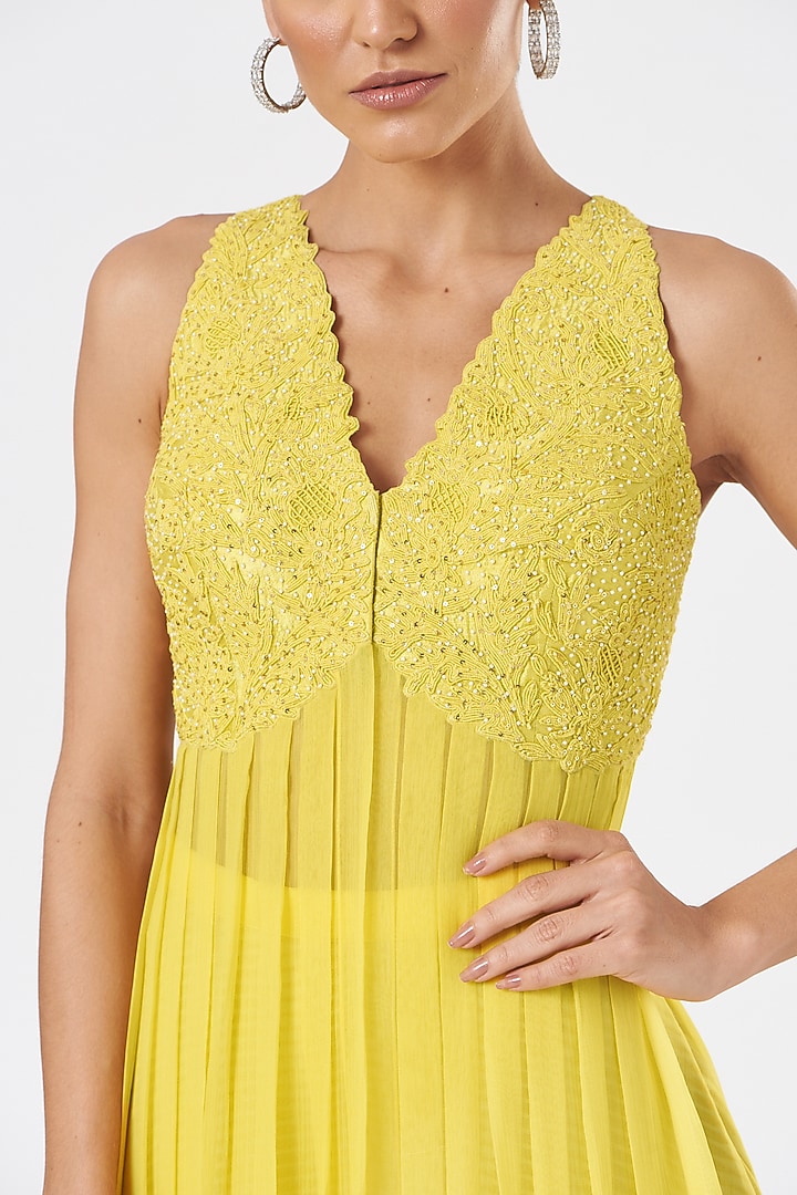 Yellow Dori Embroidered Kurta Set by Yashodhara at Pernia's Pop Up Shop