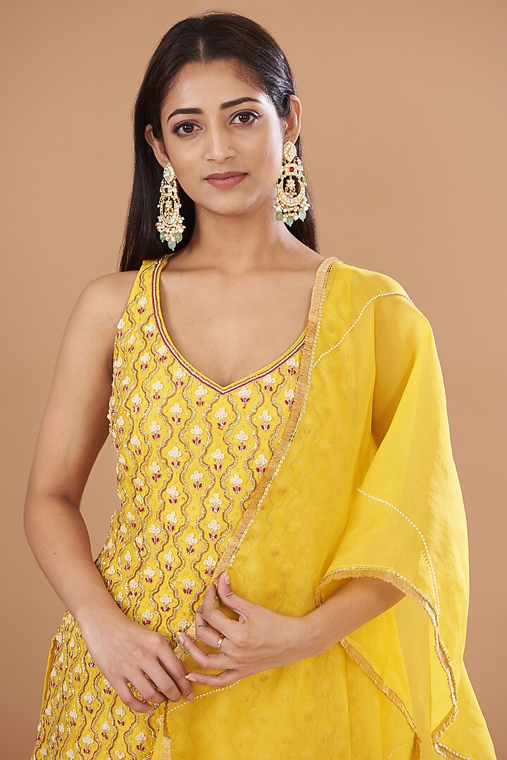 Yellow Raw Silk Embroidered Kurta Set by Yashodhara at Pernia's Pop Up Shop