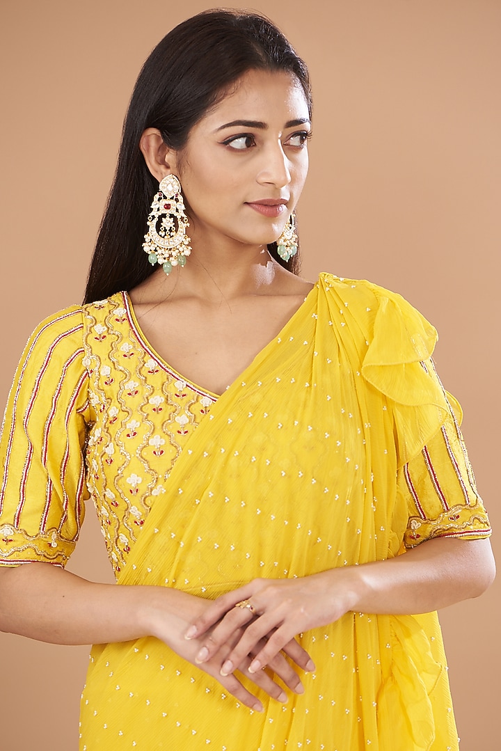 Yellow Raw Silk & Chiffon Embroidered Wedding Saree Set by Yashodhara at Pernia's Pop Up Shop