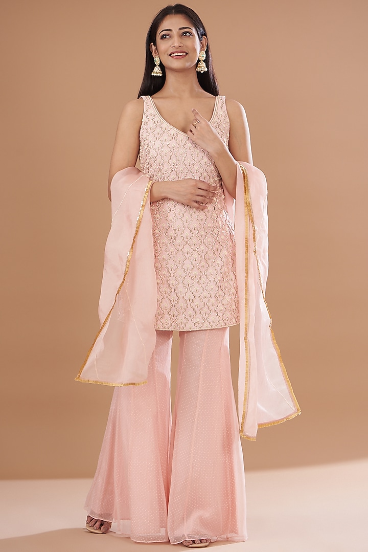 Blush Pink Raw Silk Embroidered Kurta Set by Yashodhara at Pernia's Pop Up Shop