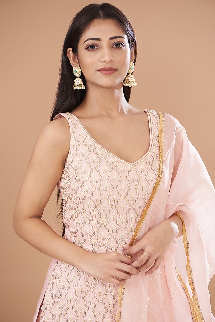 Blush Pink Raw Silk Embroidered Kurta Set by Yashodhara at Pernia's Pop Up Shop
