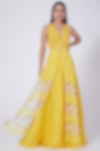 Yellow Digital Printed Kurta Set by Yashodhara at Pernia's Pop Up Shop