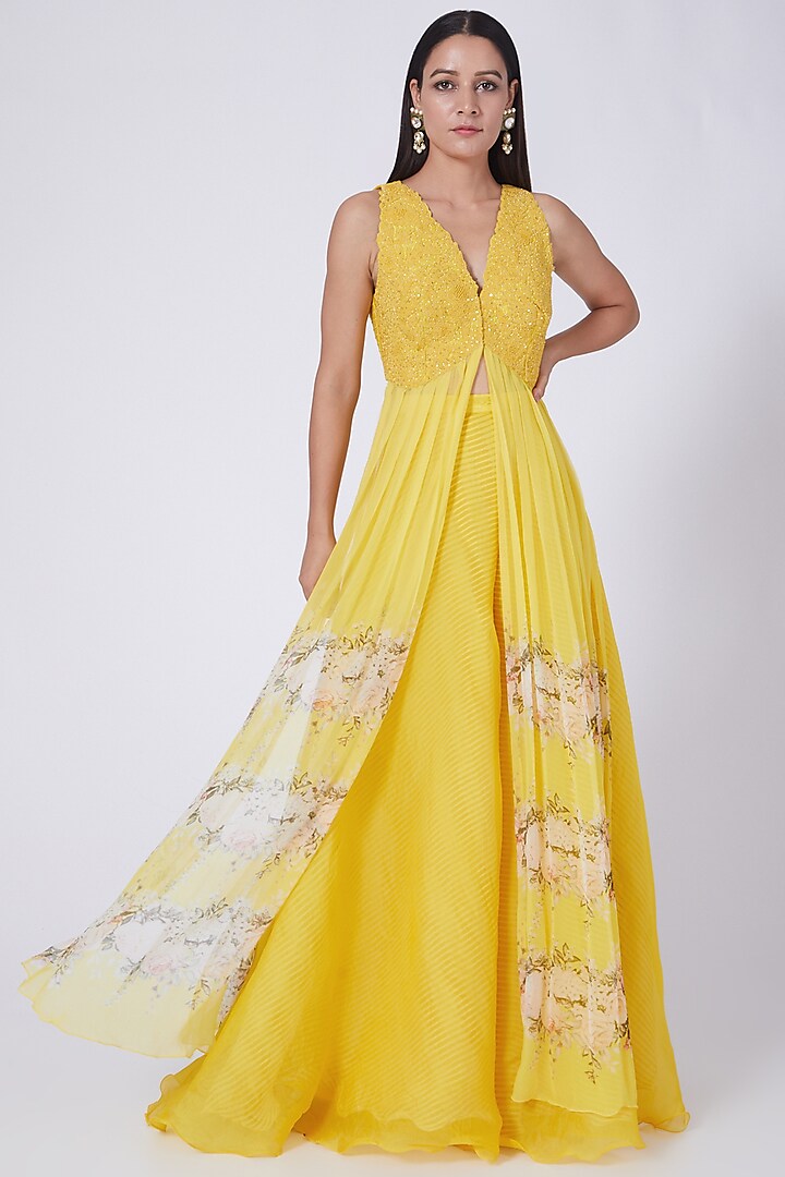 Yellow Digital Printed Kurta Set by Yashodhara at Pernia's Pop Up Shop
