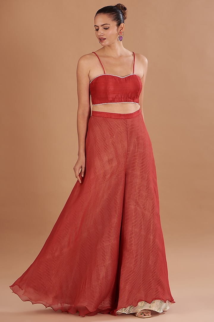 Red Organza Embroidered Shibori Cape Set by Yashodhara at Pernia's Pop Up Shop