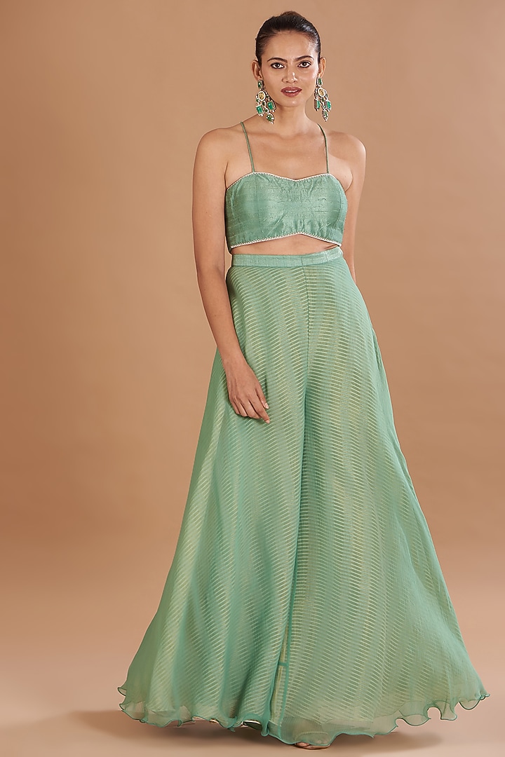 Eco Green Organza Embroidered Shibori Cape Set by Yashodhara at Pernia's Pop Up Shop