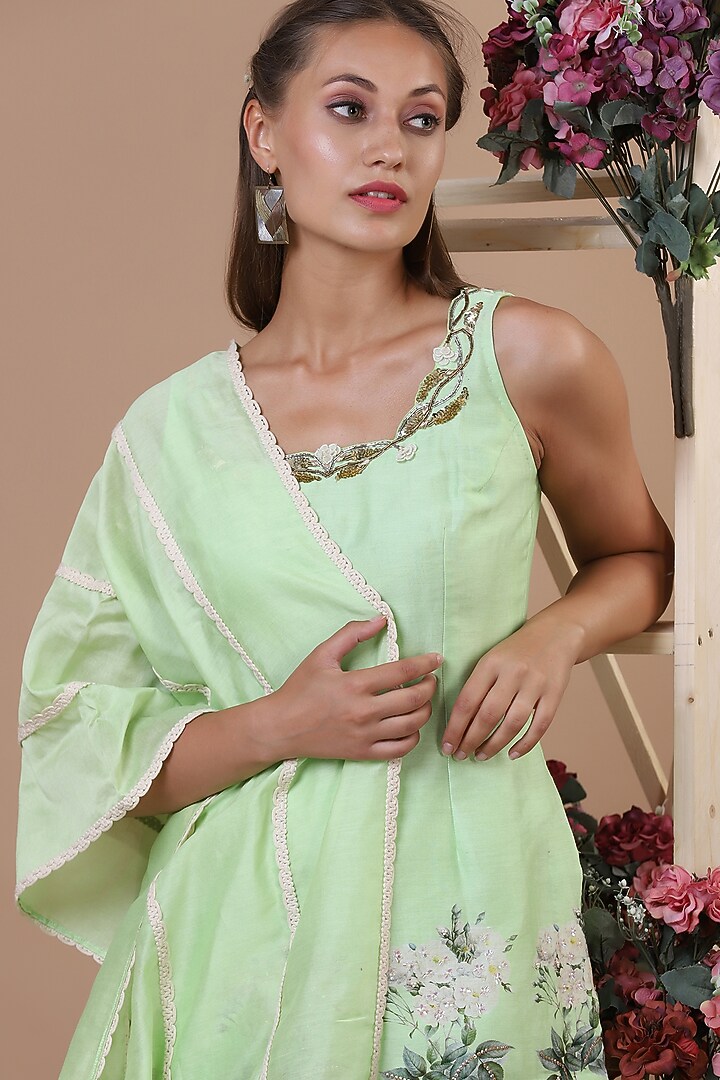 Lime Green Chanderi Kurta Set by Yashodhara at Pernia's Pop Up Shop