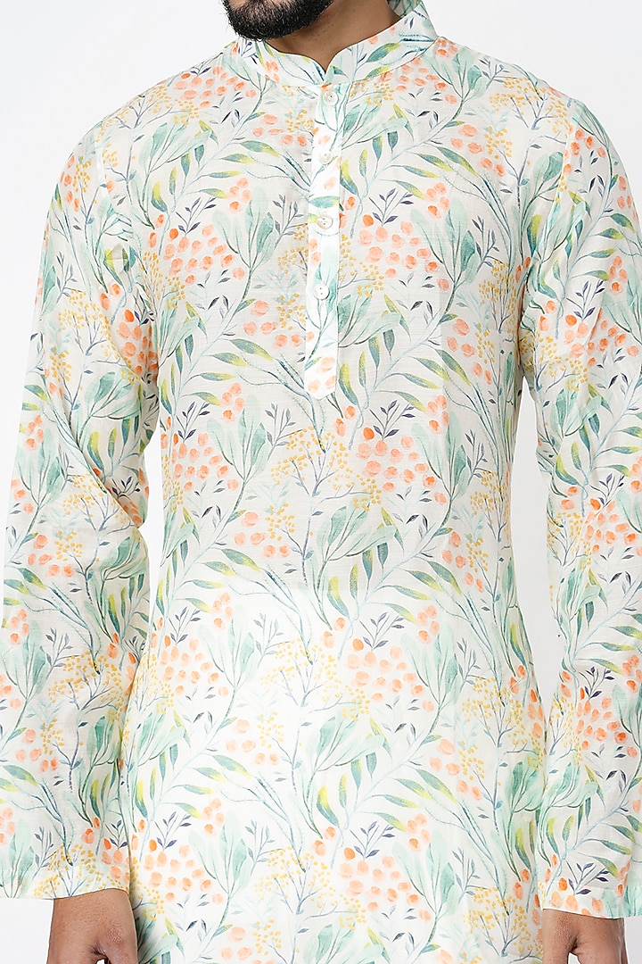 White Kurta With Multi-Colored Print by Yashodhara Men at Pernia's Pop Up Shop