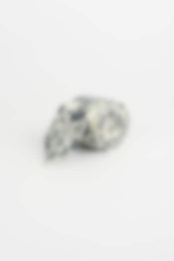 White Cotton Slim Tie by Yashodhara Men at Pernia's Pop Up Shop