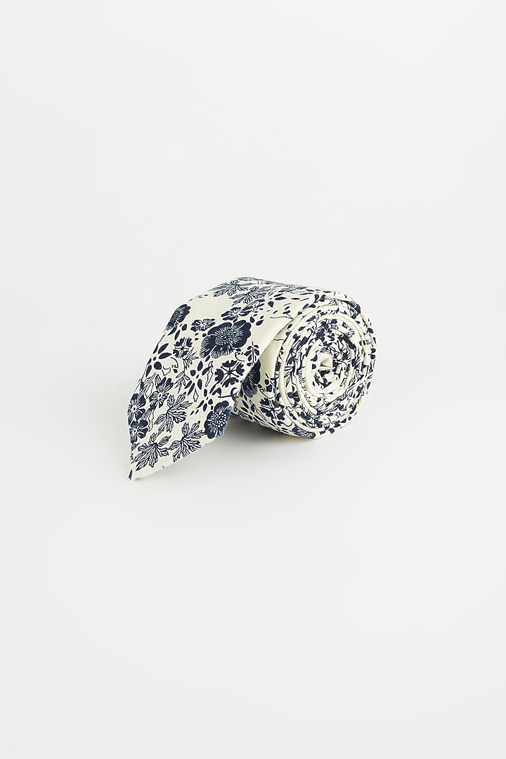 White Cotton Slim Tie by Yashodhara Men at Pernia's Pop Up Shop