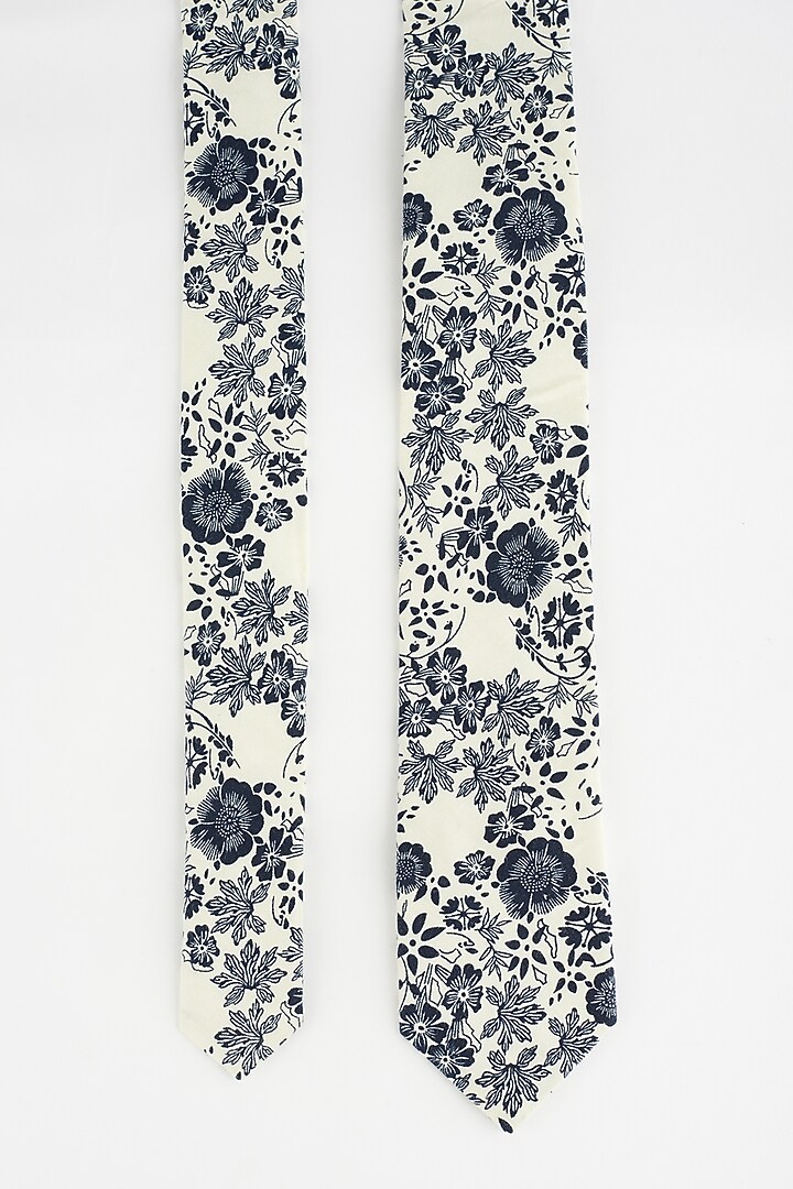 White Cotton Slim Tie by Yashodhara Men at Pernia's Pop Up Shop