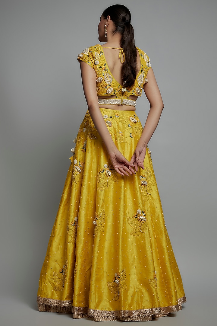 Yellow Raw Silk Embroidered Bridal Lehenga Set by Yashodhara at Pernia's Pop Up Shop