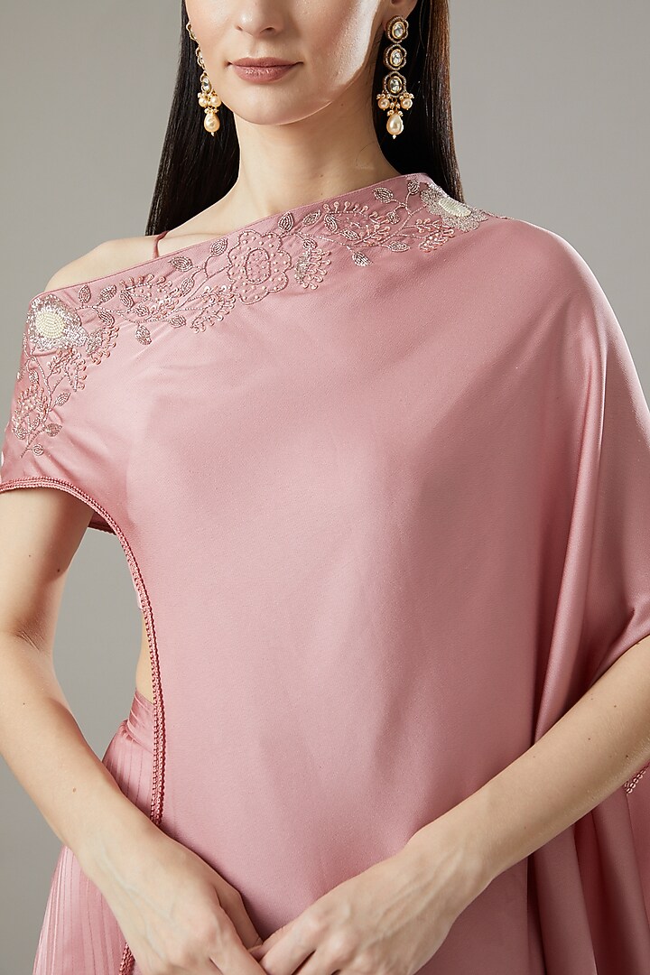 Antique Pink Chanderi Silk Off-Shoulder Cape Set by Yashodhara at Pernia's Pop Up Shop