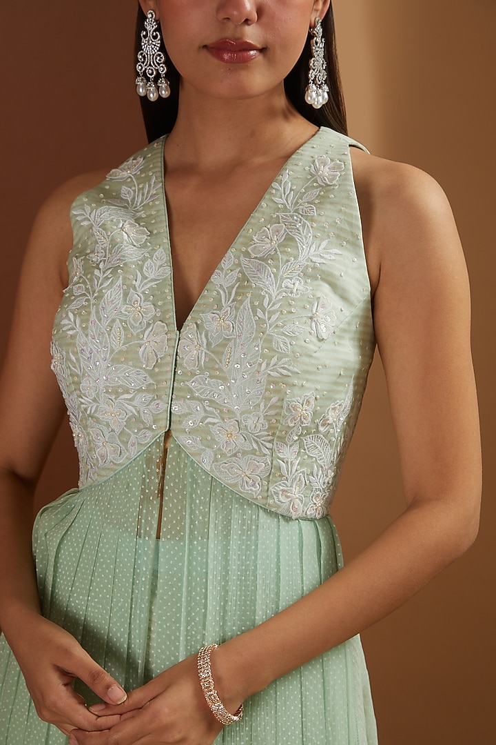 Aqua Embroidered Kurta Set by Yashodhara at Pernia's Pop Up Shop