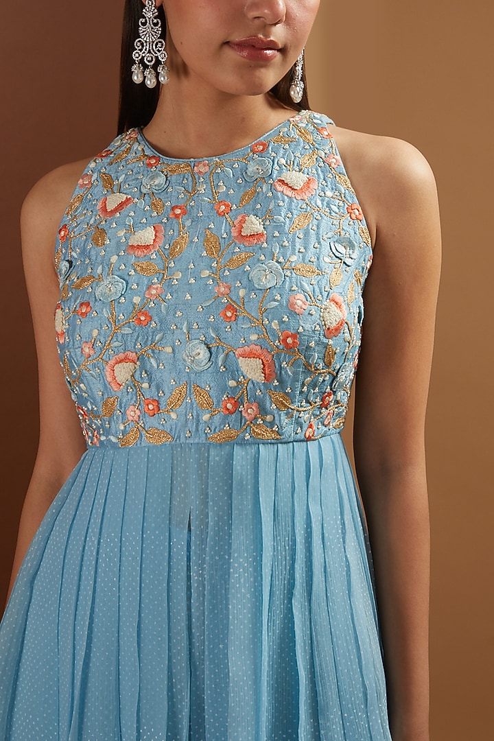 Light Blue Embroidered Kurta Set by Yashodhara at Pernia's Pop Up Shop