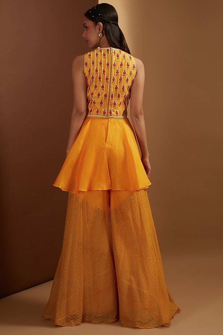 Orange Organza & Chiffon Kurta Set by Yashodhara at Pernia's Pop Up Shop