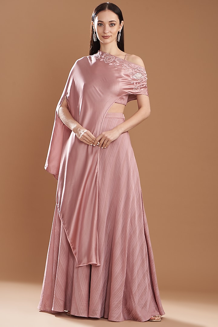 Antique Pink Silk Satin Embroidered Off-Shoulder Cape Set by Yashodhara at Pernia's Pop Up Shop