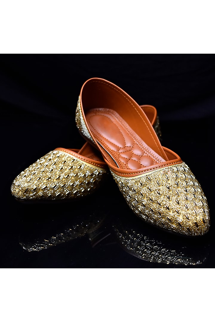 Gold Silk Sequin Embellished Juttis by YASSIO