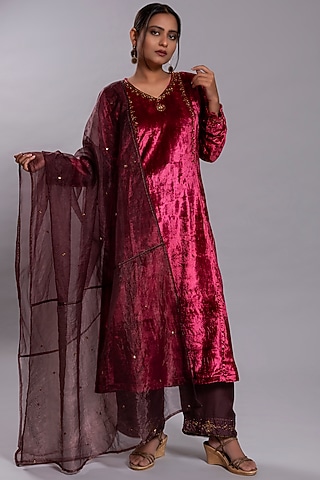 Magenta Silk Velvet Embroidered Kurta Set by YATI