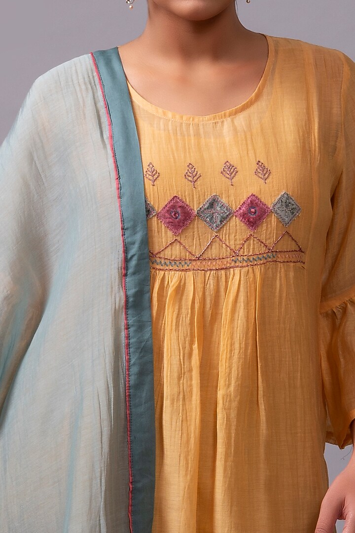 Dandelion Yellow Embroidered Kurta Set by YATI at Pernia's Pop Up Shop