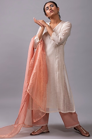 Off-White Embroidered Kurta Set by YATI