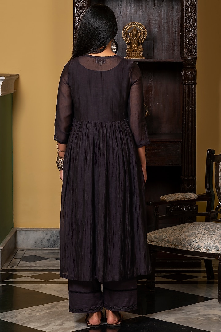 Black Chanderi Embroidered Kurta Set by YATI at Pernia's Pop Up Shop