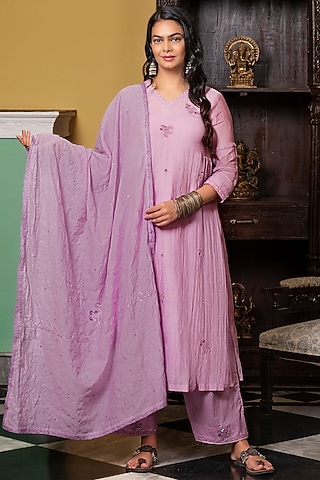 Lavender Silk Embroidered Kurta Set by YATI