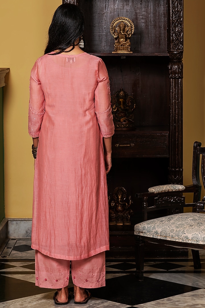 Coral Embroidered Kurta Set by YATI at Pernia's Pop Up Shop