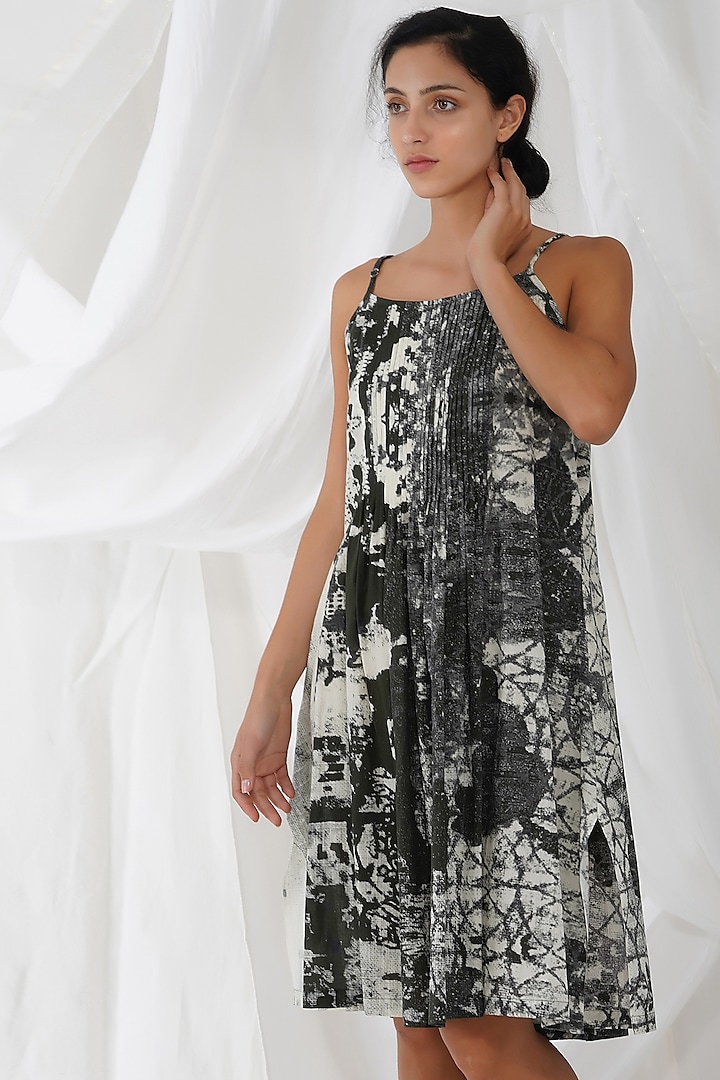 Black & White Cotton Printed Slip Dress by YAVI