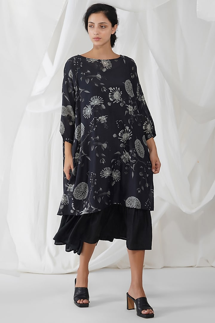 Black & White Floral Printed Slip Dress by YAVI