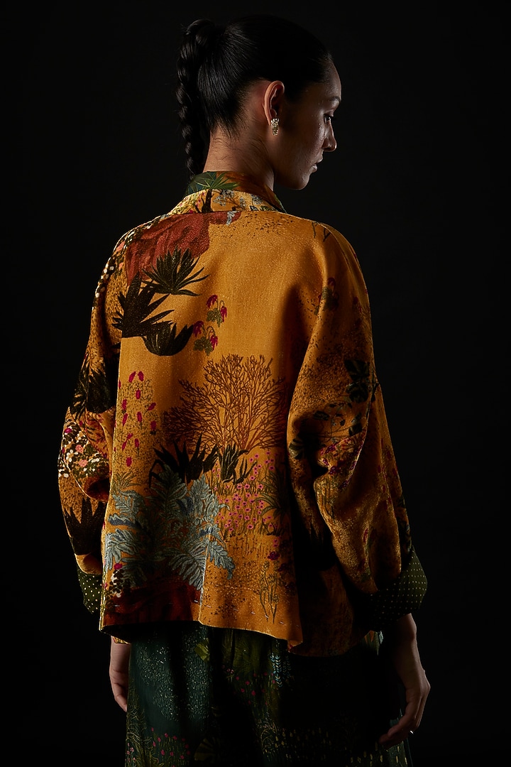 Amber Printed Jacket by YAVI at Pernia's Pop Up Shop