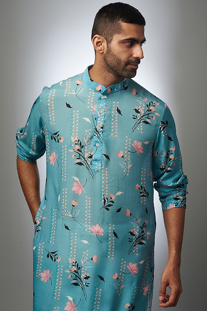 Ice Blue Digital Printed Kurta by Yashodhara Men at Pernia's Pop Up Shop