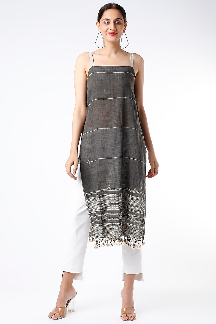 Charcoal Grey Striped Kurta by Yesha Sant at Pernia's Pop Up Shop