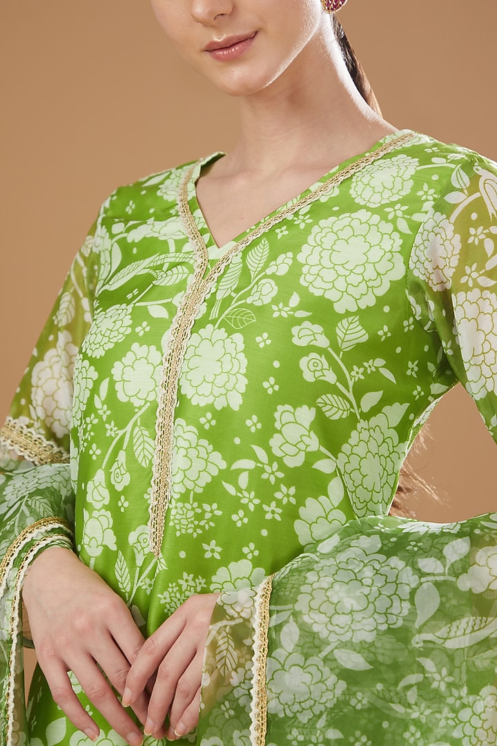 Green Chanderi Kurta Set by Yuvrani Jaipur at Pernia's Pop Up Shop