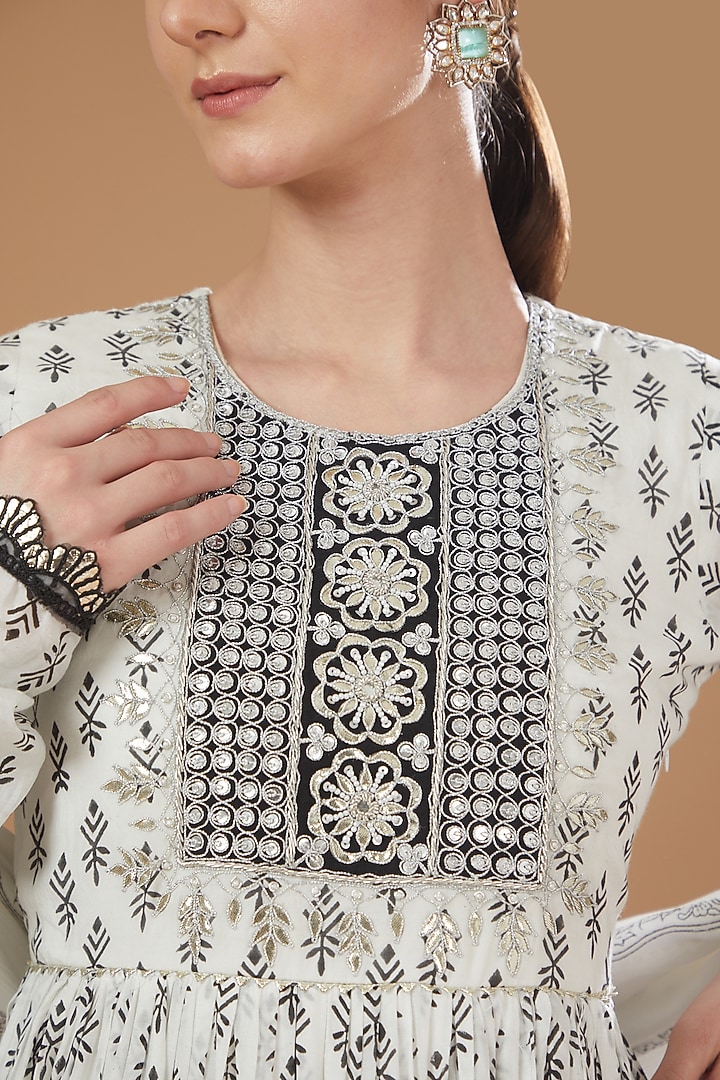 White Muslin Printed & Embroidered Party Wear Anarkali set by Yuvrani Jaipur at Pernia's Pop Up Shop