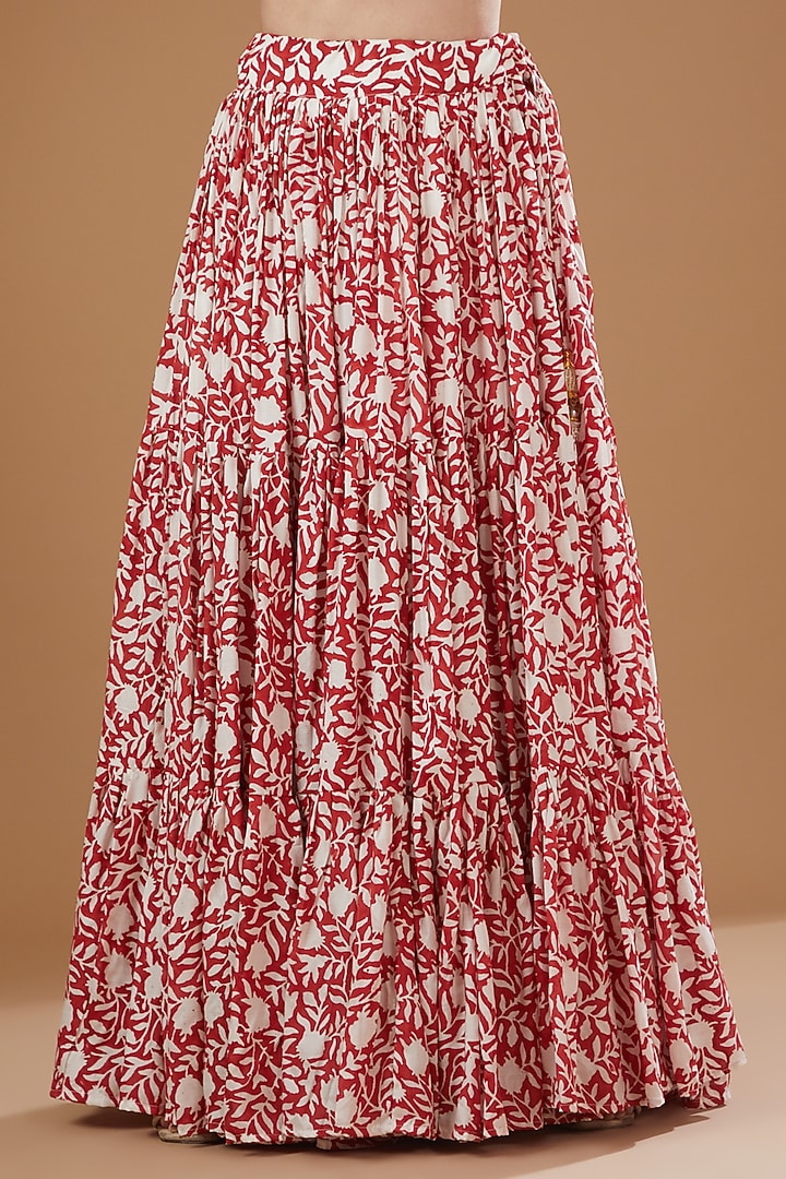 Ivory & Red Muslin Printed Lehenga Set by Yuvrani Jaipur at Pernia's Pop Up Shop