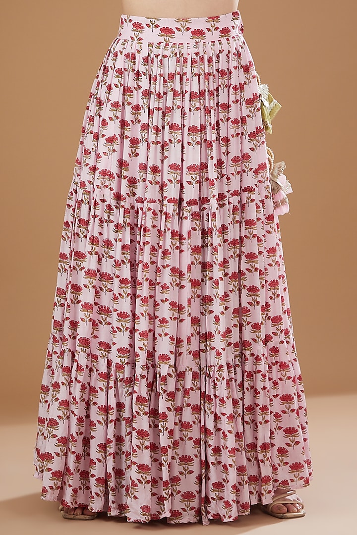 Ivory & Pink Muslin Printed Lehenga Set by Yuvrani Jaipur at Pernia's Pop Up Shop