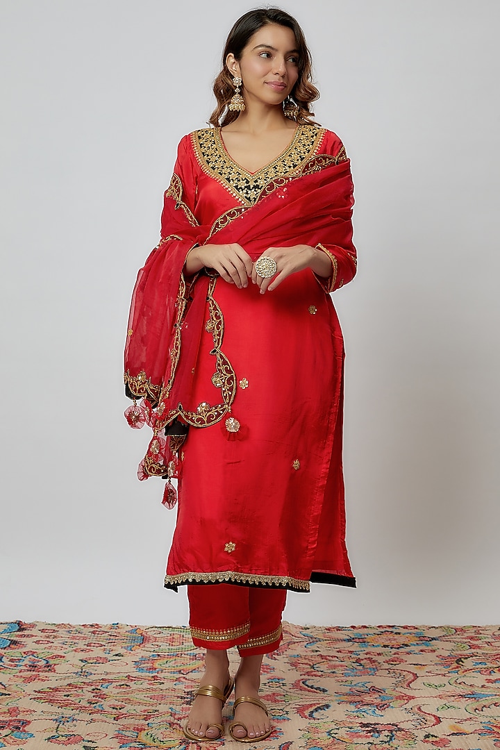 Red Pure Spun Silk Embroidered Kurta Set by Yuvrani Jaipur